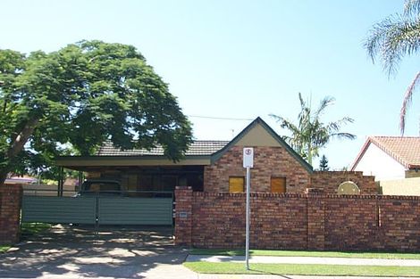 12 Fairway Dr, Clear Island Waters, QLD 4226