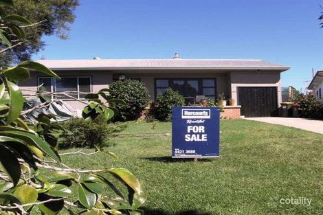 Property photo of 19 Mulgen Crescent Bomaderry NSW 2541