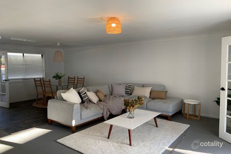 Property photo of 68 Warrina Avenue Summerland Point NSW 2259