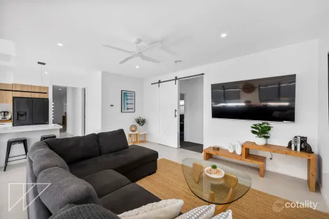 Property photo of 33 Ashdown Drive Warragul VIC 3820