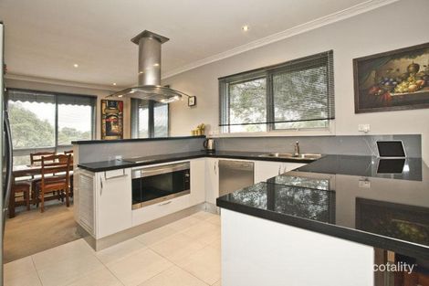 Property photo of 2 Maldon Court Wheelers Hill VIC 3150