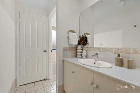 Property photo of 2 Cox Court Evanston SA 5116