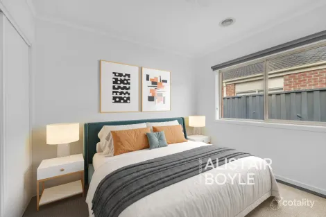 Property photo of 10 Beech Street Pakenham VIC 3810