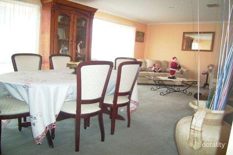 Property photo of 8 Norford Court Cranbourne North VIC 3977