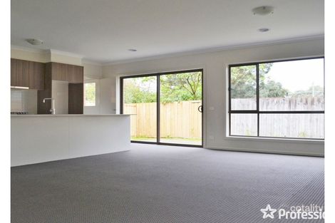 Property photo of 33 Tanika Circuit Croydon VIC 3136