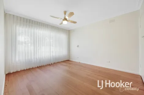 Property photo of 26 Ahern Road Pakenham VIC 3810