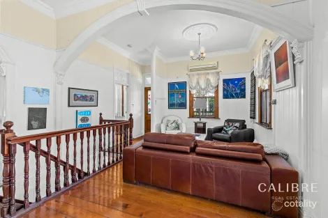 Property photo of 12 Cochrane Street Paddington QLD 4064