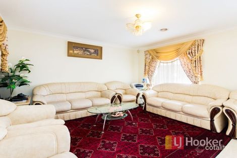 Property photo of 1 Baronet Walk Narre Warren South VIC 3805