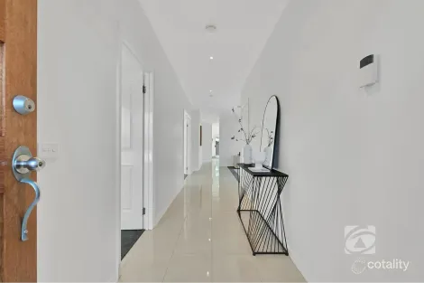 Property photo of 23 Baynton Crescent Lynbrook VIC 3975