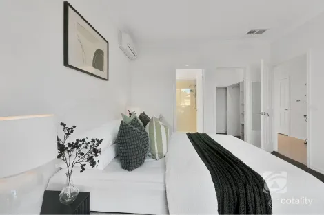 Property photo of 23 Baynton Crescent Lynbrook VIC 3975