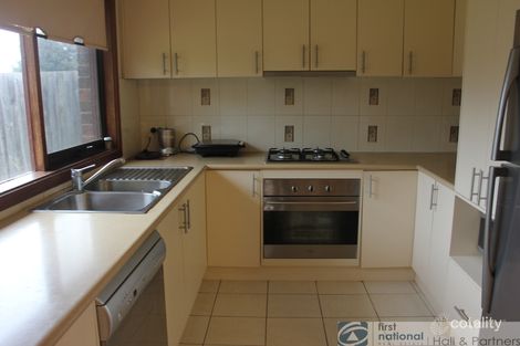 Property photo of 10 Mueller Court Endeavour Hills VIC 3802