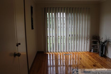 Property photo of 10 Mueller Court Endeavour Hills VIC 3802