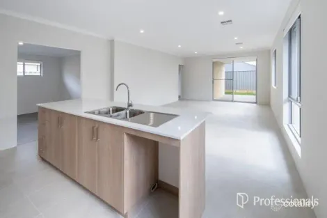Property photo of 30 Setosa Loop Byford WA 6122