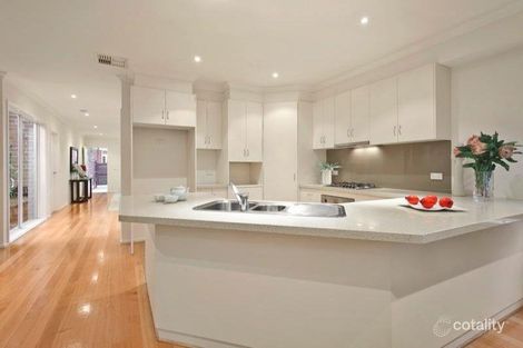 Property photo of 2 Ailsa Grove Ivanhoe VIC 3079