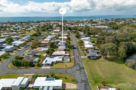 15 Richard St, Urangan, QLD 4655
