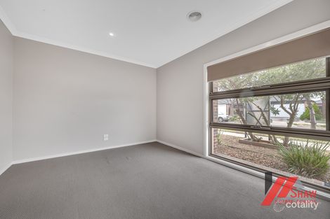 Property photo of 18 Manning Circuit Tarneit VIC 3029