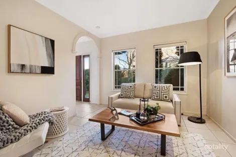 Property photo of 2/25 Warana Avenue Mount Lofty QLD 4350