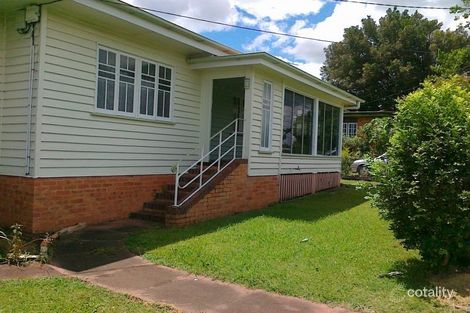 17 Crown St, Silkstone, QLD 4304