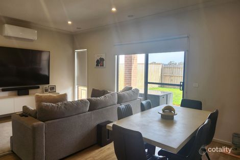 Property photo of 20 Rosehill Way Diggers Rest VIC 3427