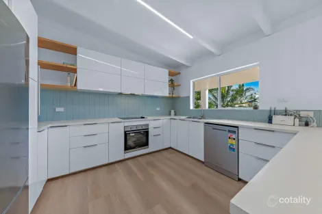 Property photo of 28 Gloucester Avenue Hideaway Bay QLD 4800