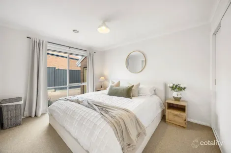 Property photo of 44 The Boulevard Gisborne VIC 3437