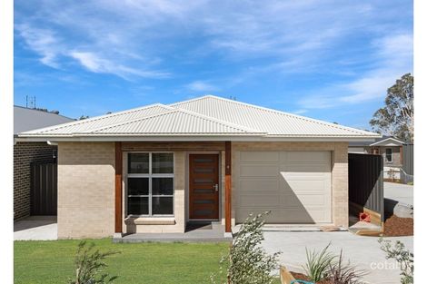 2/40 Diamond Cct, Rutherford, NSW 2320