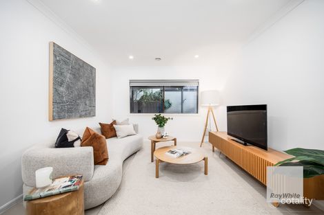 Property photo of 15 Hobart Way Taylors Hill VIC 3037