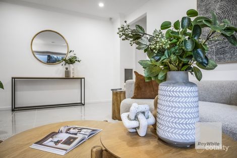 Property photo of 15 Hobart Way Taylors Hill VIC 3037