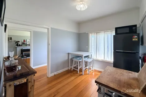 Property photo of 24 Gloucester Place Warragul VIC 3820