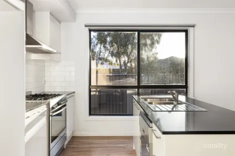 Property photo of 8 Brind Way Lucas VIC 3350