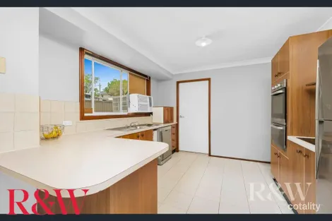 Property photo of 10 Fishburn Place Narellan NSW 2567