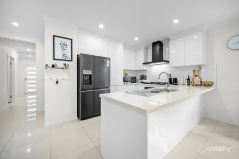 Property photo of 15 Ainslie Place Smithfield QLD 4878