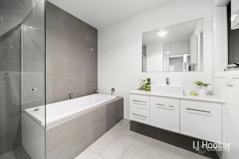 Property photo of 2/14 Gibbes Place Weetangera ACT 2614
