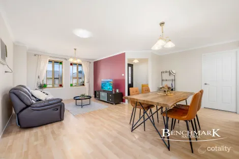 Property photo of 8 Lomond Court Wattle Grove NSW 2173