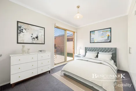 Property photo of 8 Lomond Court Wattle Grove NSW 2173