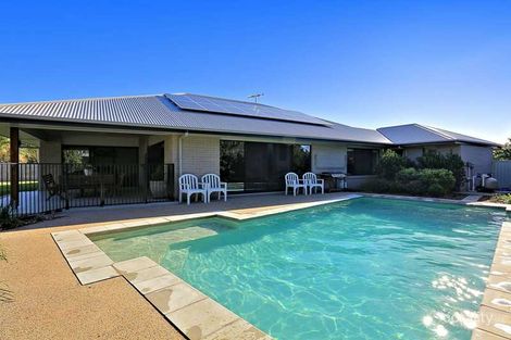 Property photo of 8 Raewood Close Coral Cove QLD 4670