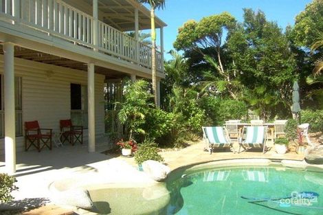 2 Moonbeam Cres, Castaways Beach, QLD 4567