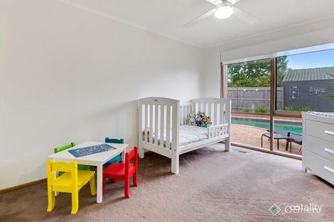 Property photo of 10 Villosa Close Langwarrin VIC 3910