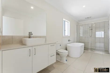 Property photo of 14 Cinnamara Circuit Tarneit VIC 3029