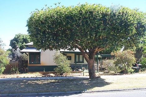 4 Raleigh Rd, Bayswater, WA 6053