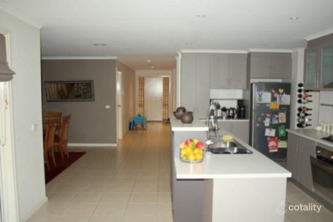Property photo of 13 Kingsbridge Circuit Cairnlea VIC 3023