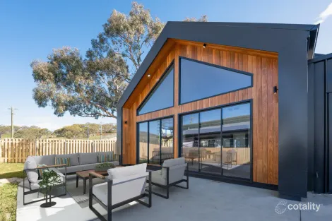 39 Jillamatong St, Jindabyne, NSW 2627