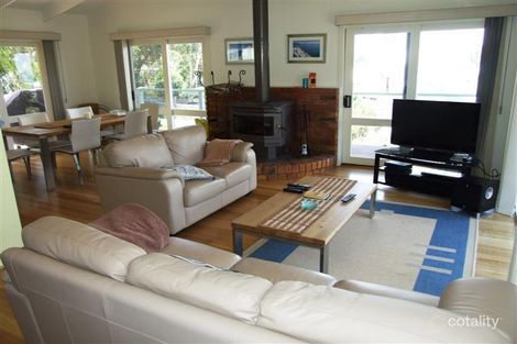 Property photo of 24 Hollywood Crescent Smiths Beach VIC 3922