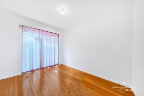 Property photo of 36 Thorndon Drive St Albans VIC 3021