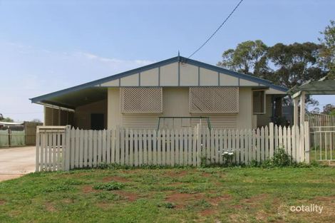 9 Shirley St, Oakey, QLD 4401