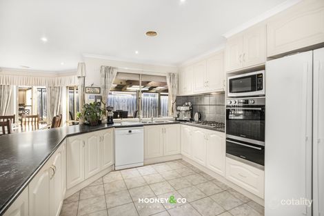 Property photo of 1 Durnoch Place Cranbourne VIC 3977