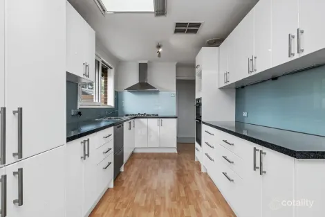 Property photo of 36 Larnook Crescent Mooroolbark VIC 3138