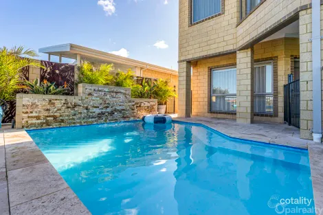 64 Oasis Dr, Secret Harbour, WA 6173