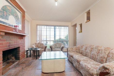 Property photo of 3 Howson Place Roxburgh Park VIC 3064
