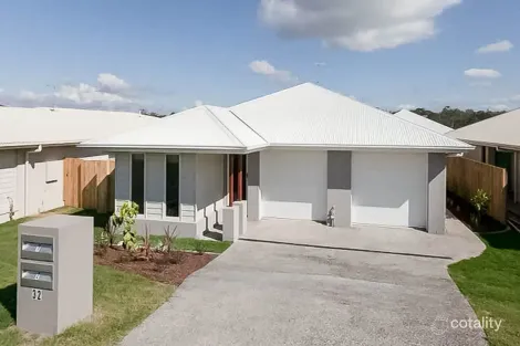 Property photo of 2/32 Arburry Crescent Brassall QLD 4305